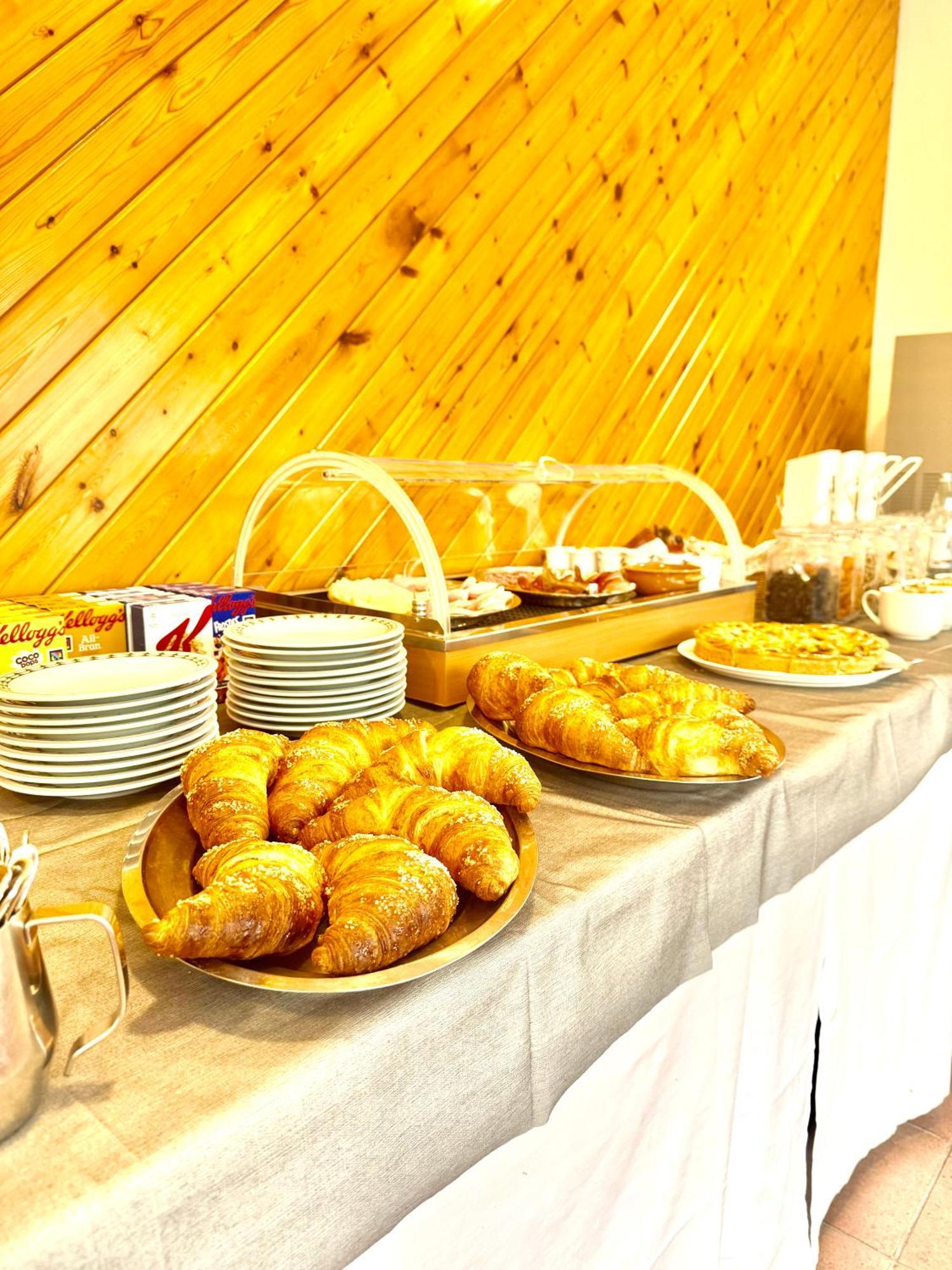 Bike & Bikers Hotel Restaurant Ampezzo Exterior foto