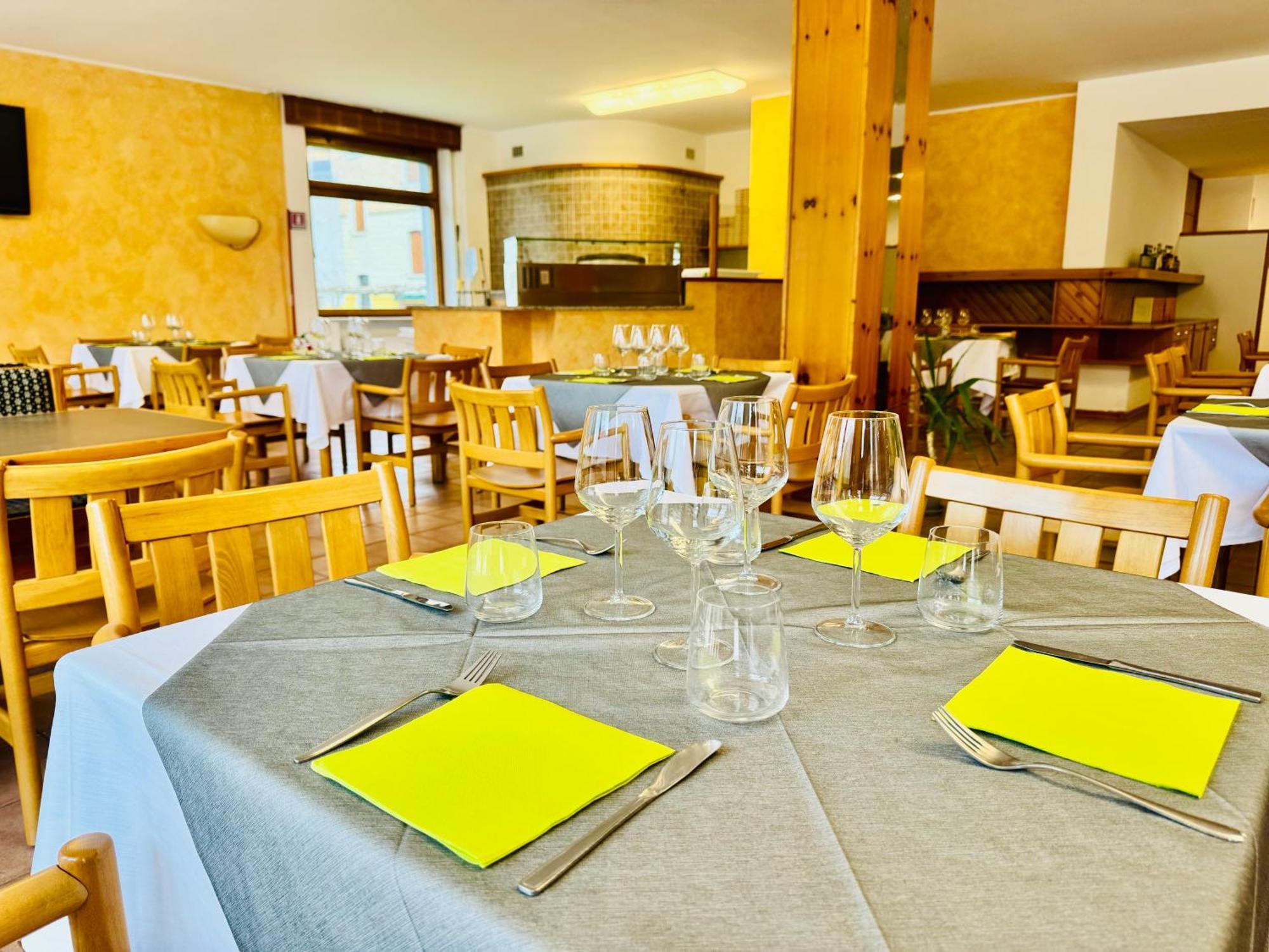 Bike & Bikers Hotel Restaurant Ampezzo Exterior foto